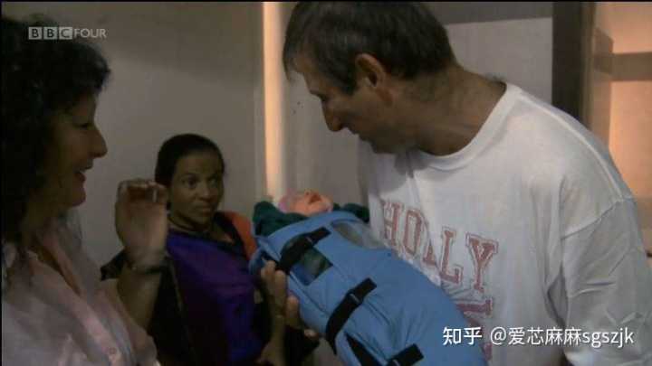 武汉大学中南医院生殖中心做试管婴儿是怎么样收费的？